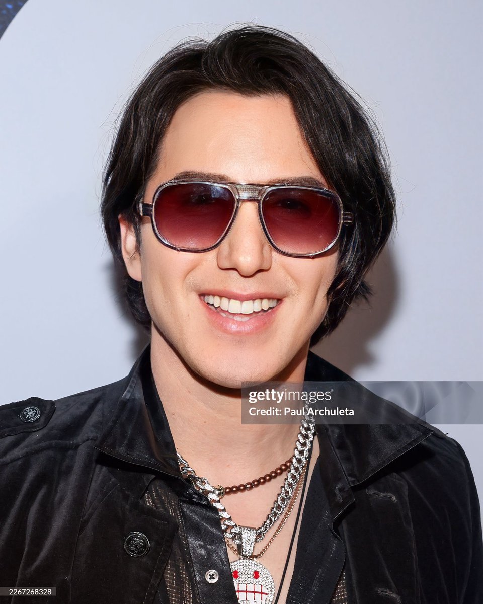 Ricky Rebel tweet media