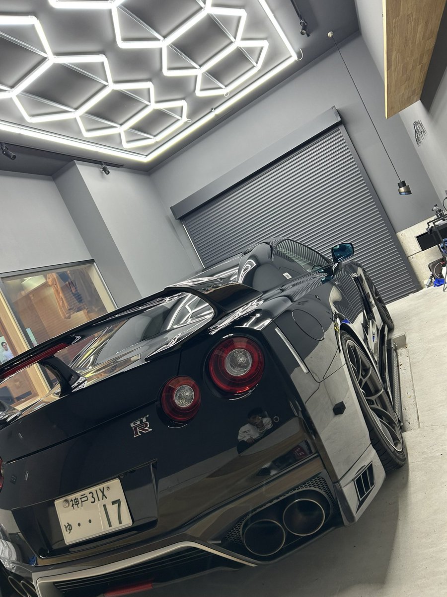 Godzilla R35 tweet media