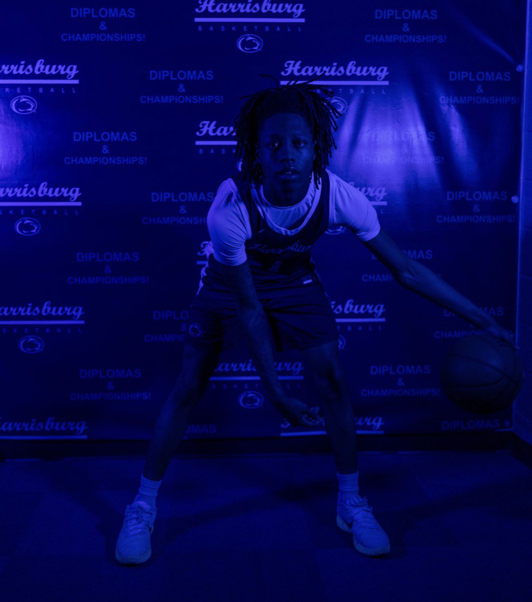 KhalifTurner's tweet photo. Special thanks to coach Friday and his crew for the visit and offer !💙🤍 https://t.co/rydR3hX2wG