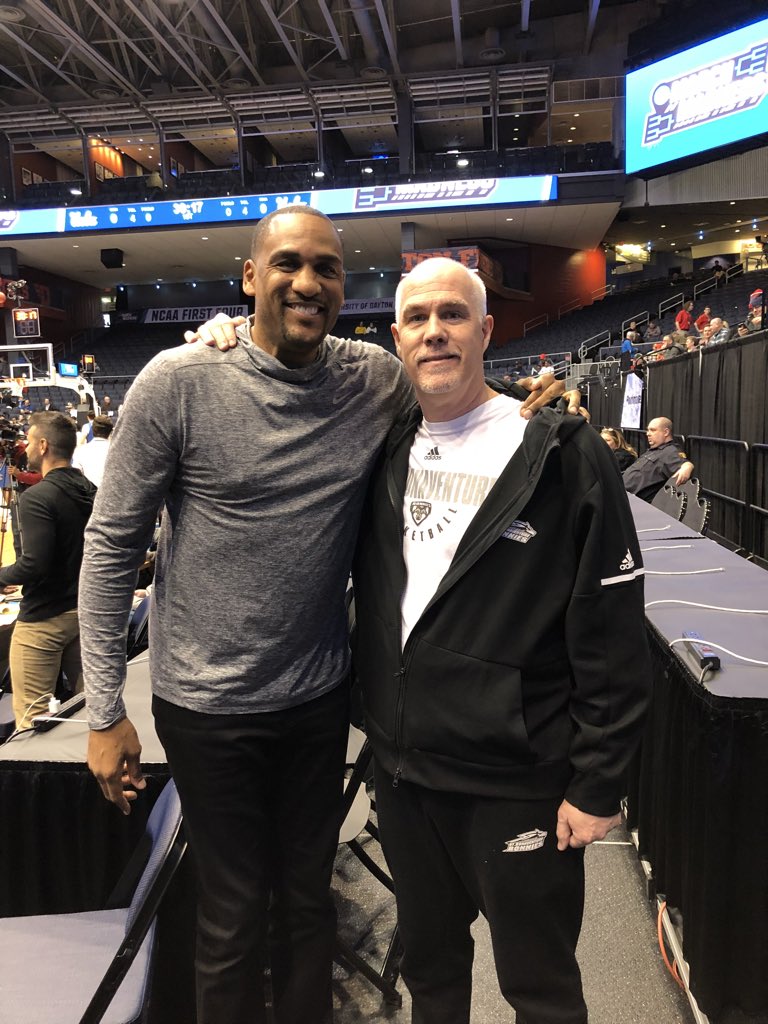 Coach. Cam. tweet media