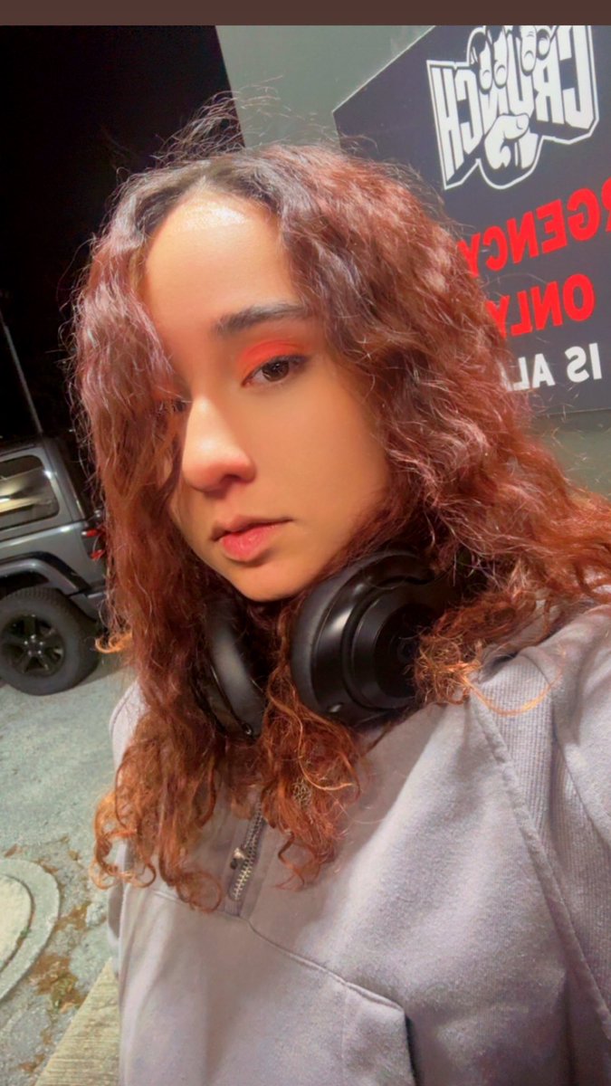 ChaosQueenLizzy👾Twitch Streamer tweet media