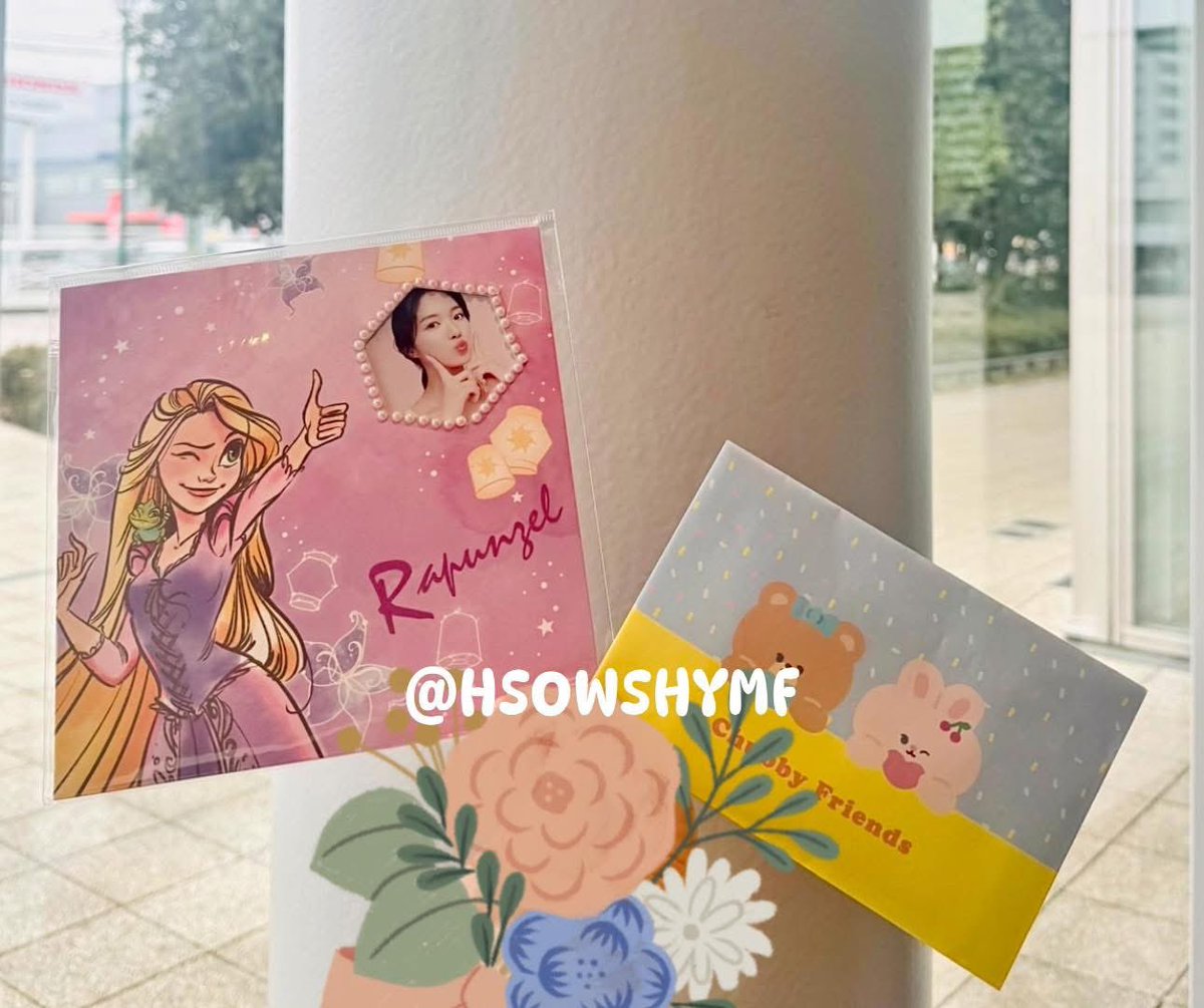 howhmf's tweet photo. 𝐒𝐞𝐚𝐬𝐨𝐧 𝐨𝐟 𝐇𝐲𝐞𝐩𝐩𝐢𝐧𝐞𝐬𝐬 𝐢𝐧 𝐉𝐀𝐏𝐀𝐍💗　𝟐𝟎𝟐𝟔𝟎𝟑𝟏𝟑
I won this signed Hye Yoon poster during the Q&amp;A Time.
I was also lucky enough to win another signed poster by Hye Yoon.
Fan letters for Hye Yoon.
#김혜윤 #KimHyeYoon
#Season_of_HYEPPINESS https://t.co/jqcH2FKCeN
