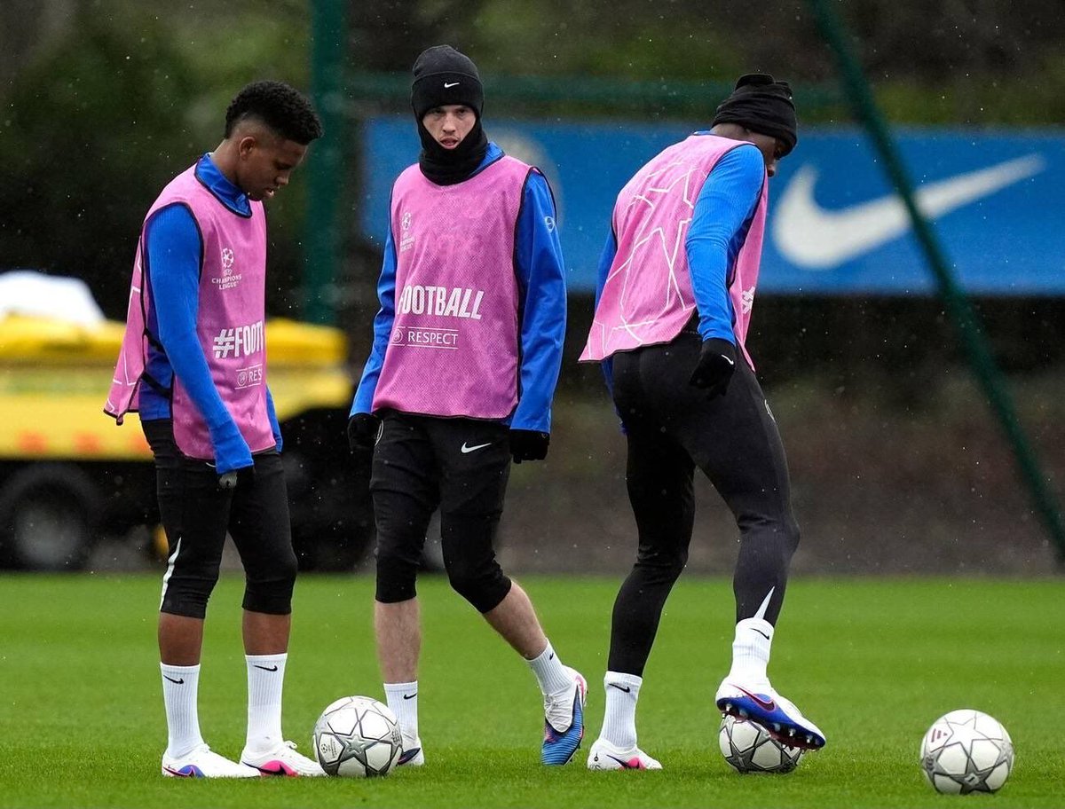 Maureen86 tweet media