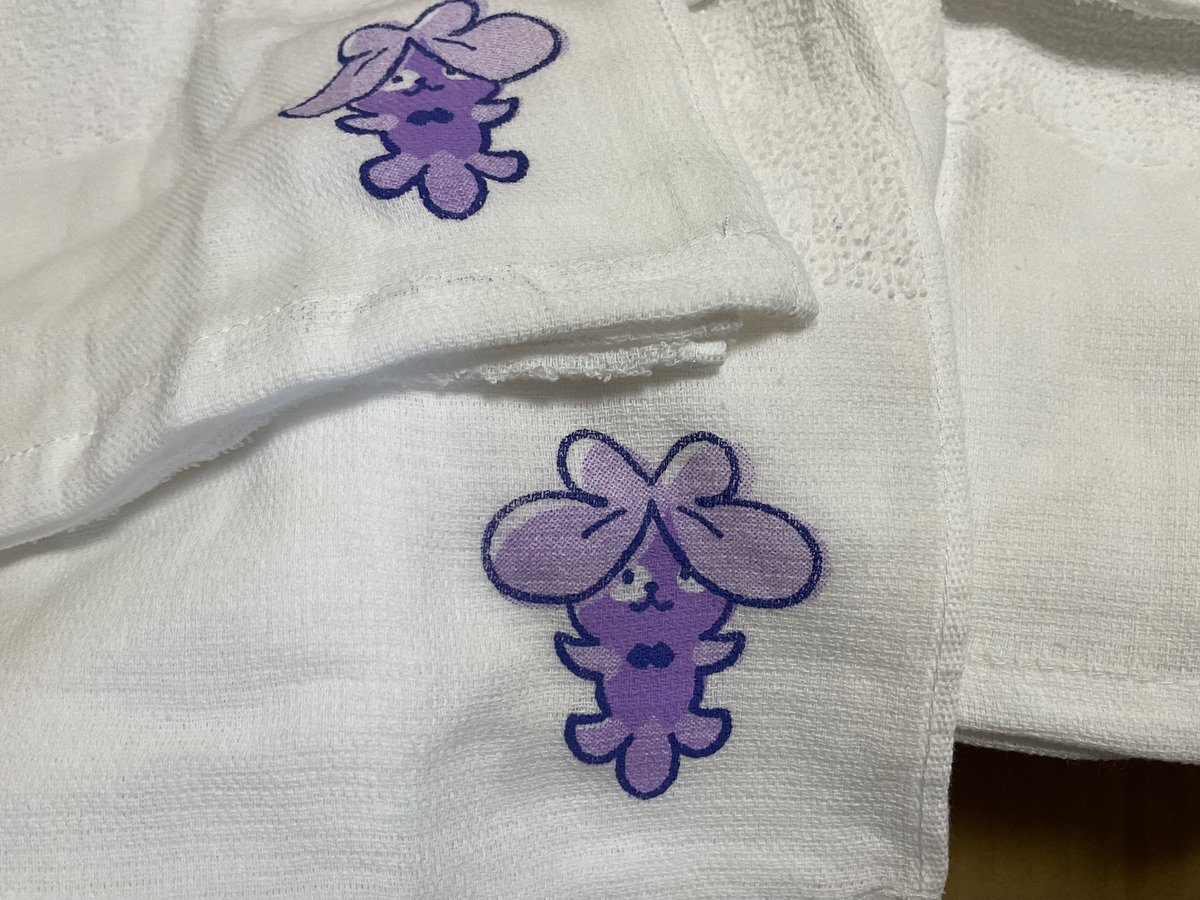 2色刷りの方が本物に近い…が、線画が後からくるタイプの2色は合わせるのしんどい。いつもはズレも味！って言いはってるけどリアル？を目指すなら微妙