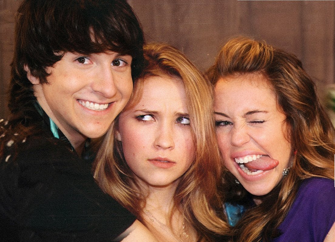 Hannah Updates tweet media