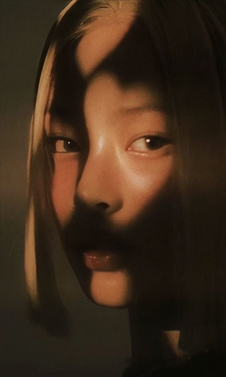 Hanni Base tweet media