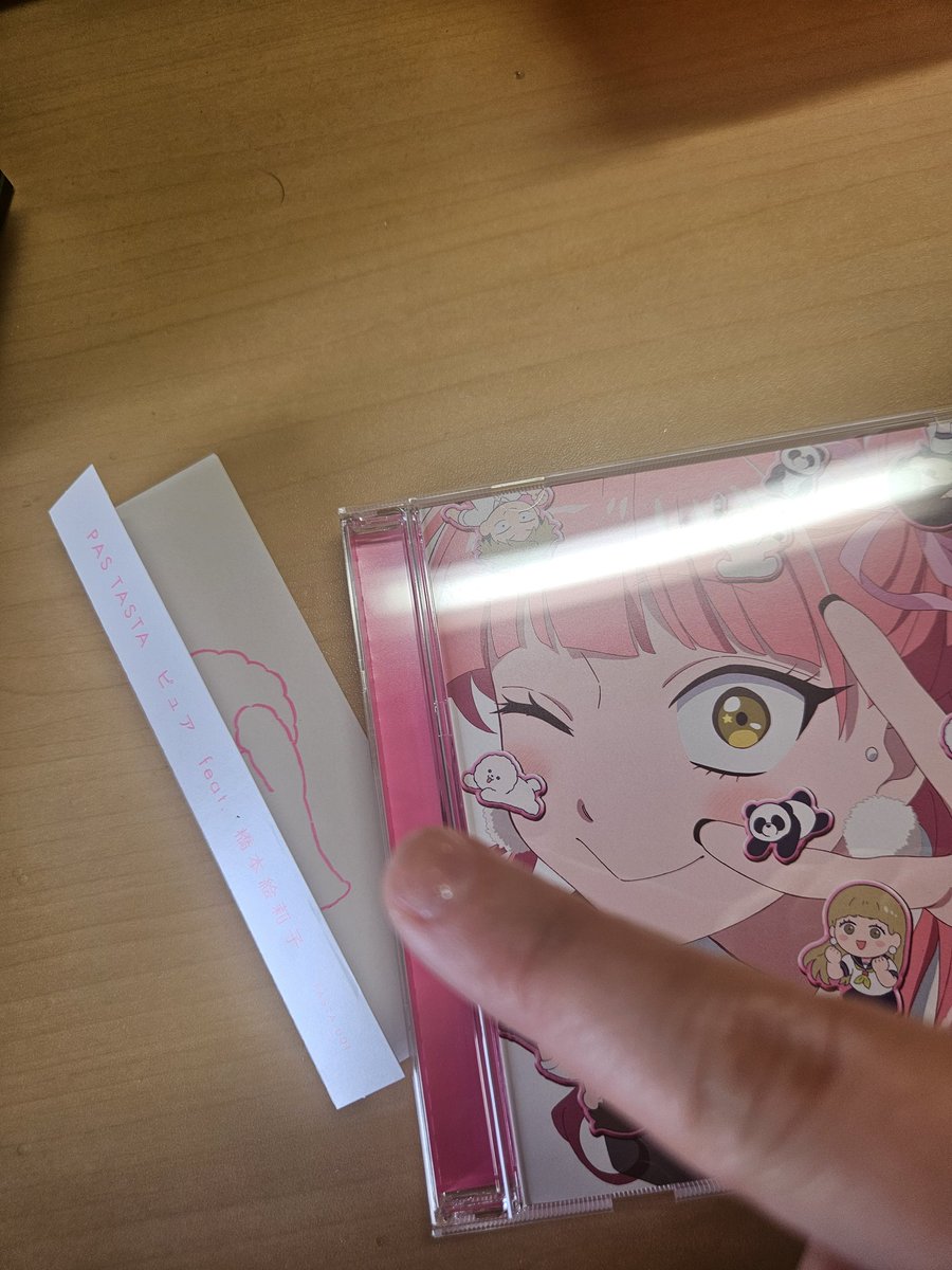 へれな tweet media