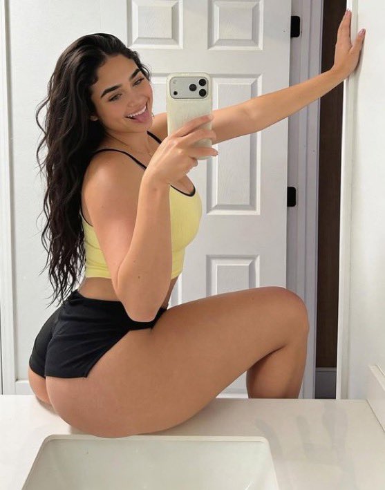 ᴘᴀʟʟᴀᴠɪ 🥝 tweet media