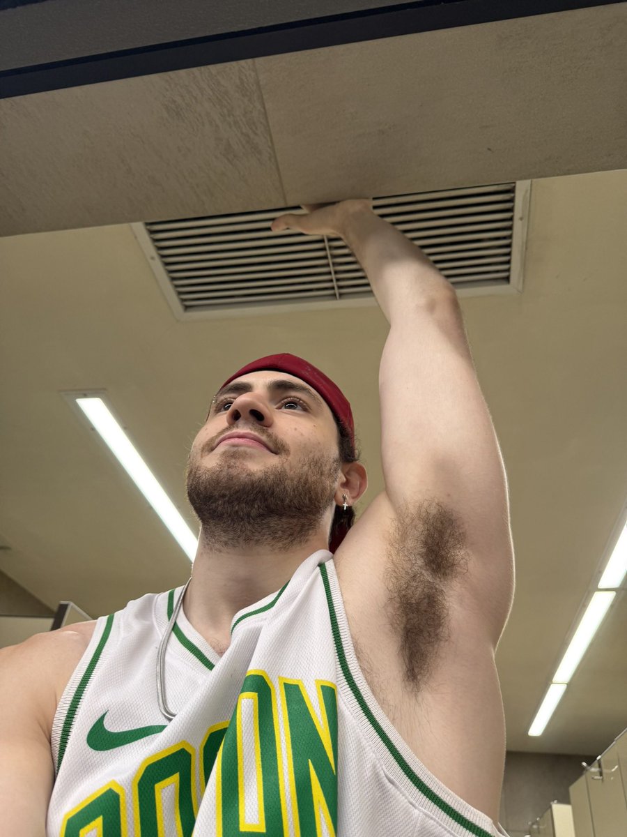 𝓡𝓲𝓬𝓴𝔂 tweet media