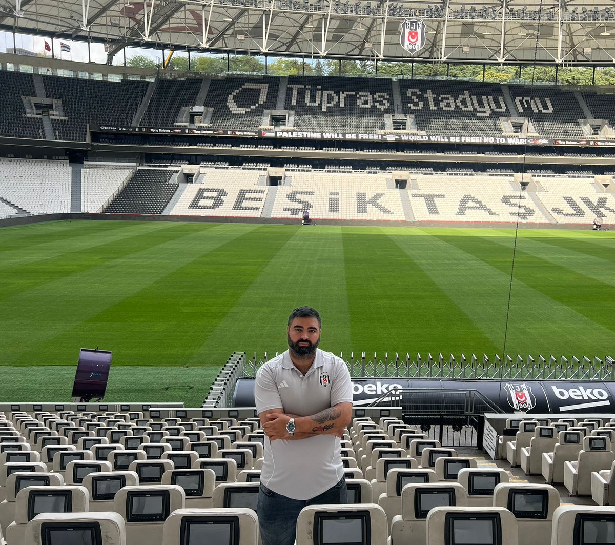Günaydın BeşiktaşJK
19.03 #DünyaBeşiktaşlılarGünü kutlu olsun! 🏴🏳