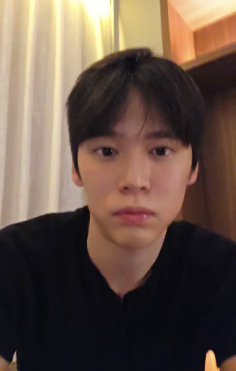 성은 tweet media