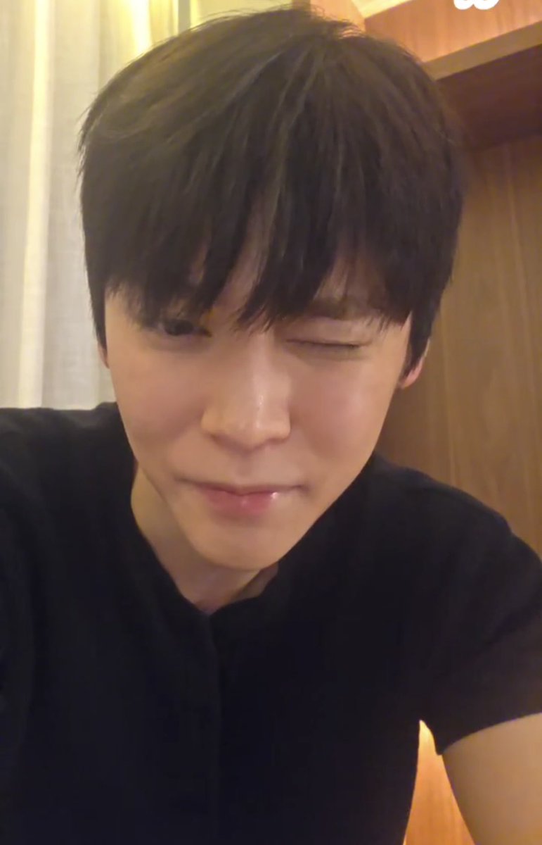성은 tweet media