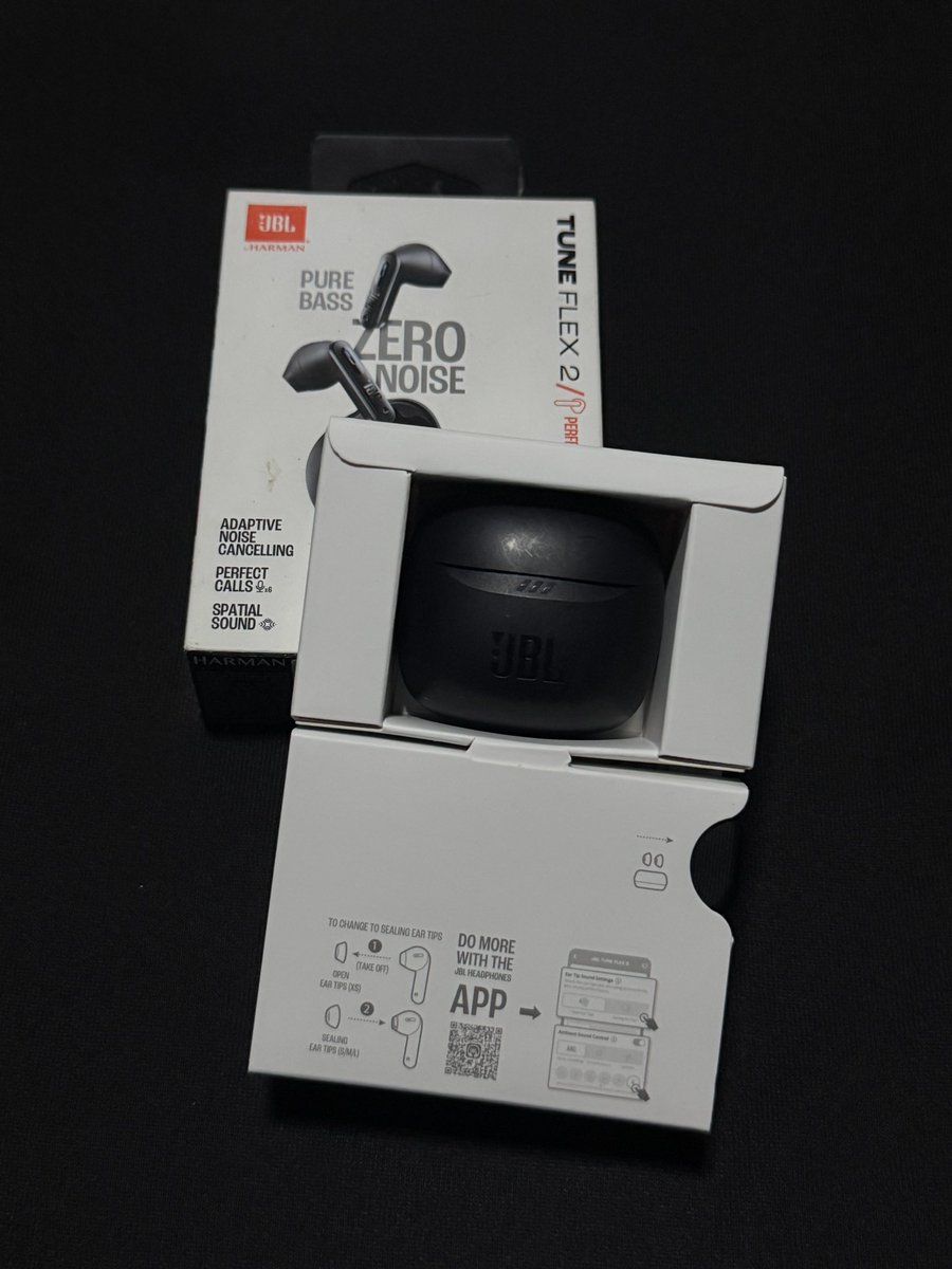 Ng_htkn's tweet image. ส่งต่อหูฟัง JBL Tune Flex 2 True Wireless สีดำ 2,100 บาทรวมส่ง กล่องและอุปกรณ์ครบ (สภาพใหม่มากใช้ลองฟังไปครั้งสองครั้ง) ประกันเหลือ 7 เดือนค่ะ #หูฟังบลูทูธ #หูฟังไร้สาย #jbl #หูฟังมือสอง #ส่งต่อ #ส่งต่อหูฟัง #jblมือสอง