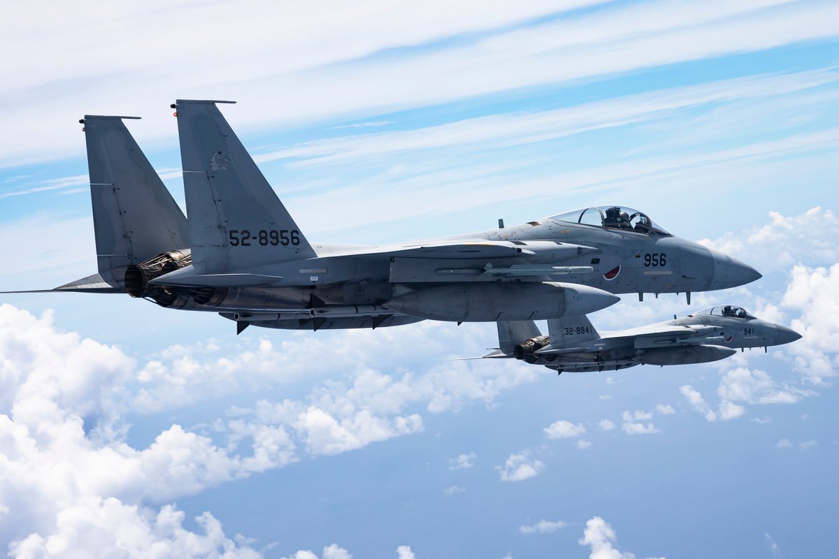 昨日、東シナ海において領空侵犯のおそれがあったため、空自南西航空方面隊の戦闘機が緊急発進し、対応しました。防衛省・自衛隊は、引き続き、我が国の領域と国民の皆様の平和な暮らしを守るため、24時間365日、対応に万全を期していきます。
※写真は資料画像
#航空自衛隊 #スクランブル #F15