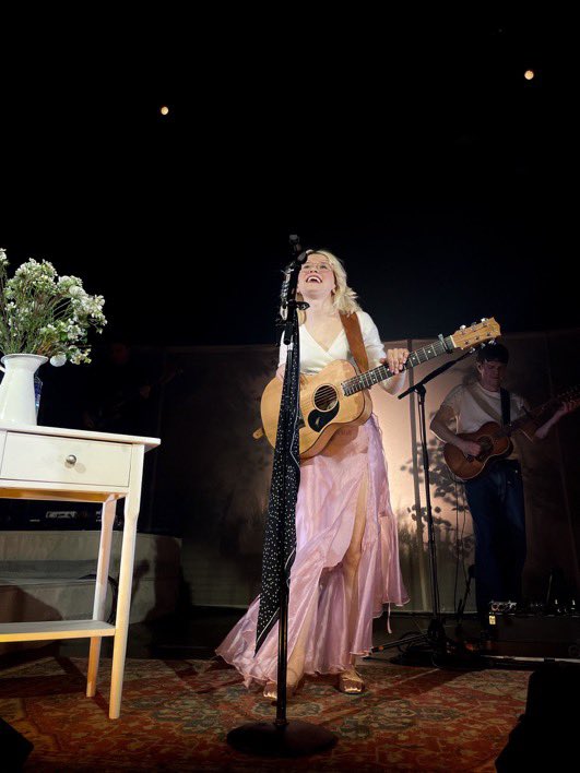 shayla🌷 tweet media