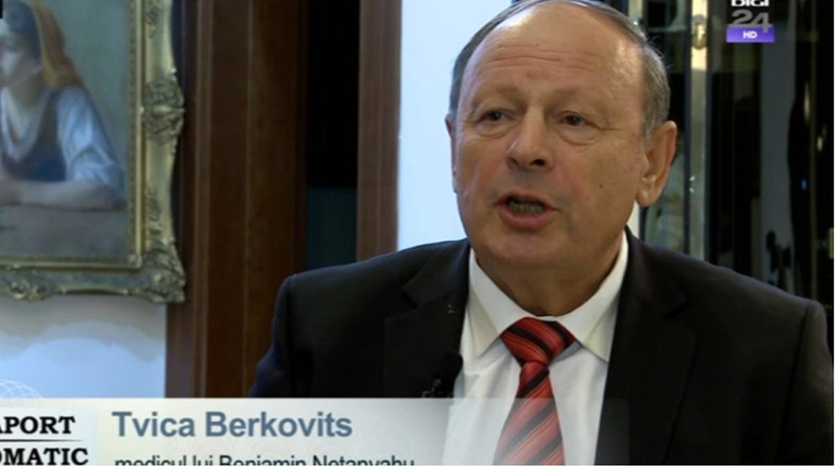 Lewis94241116's tweet image. #18Mar🇮🇱 
📣🗣️📢#Netanyahu, Fragmentos:
-A su alrededor y en el centro de este séquito se encuentra , su médico y amigo personal de toda la vida:
-Dr. Zvi Herman Berkovits, pediatra rumano israeli que lo ha acompañado durante años. 
? #Netanyahuisdead?