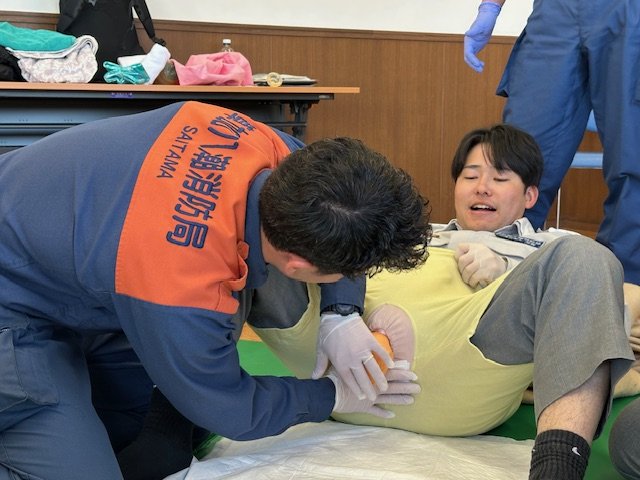 soka_yashio_119's tweet photo. 出産は、お母さんも赤ちゃんも命がけ。その現場に立ち会うとき、迷っている暇はありません。どんな現場でも、母子の未来を守り抜く強さを磨き続けます。
#救急隊 #新生児 #分娩 #ncpr #周産期 https://t.co/cQ2GOaCo3i