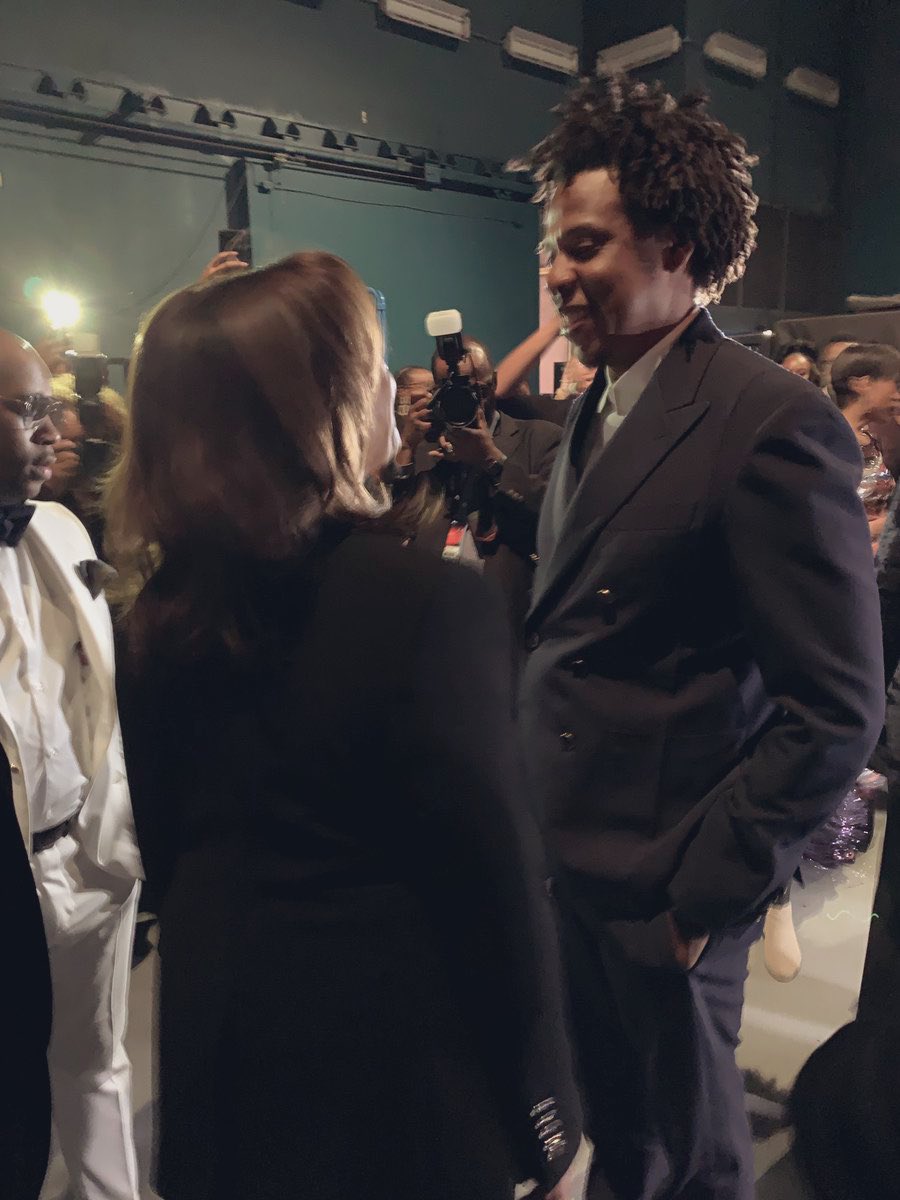 BarbzzRus's tweet image. @KamalaHarris were sent out to distract because Jay Z can’t control the narrative‼️

You see they asking her about everything except her friends being in those Epstein files right ⁉️

Pedophilia will not be normalized‼️

#Kamala #JayZ #EpsteinFiles