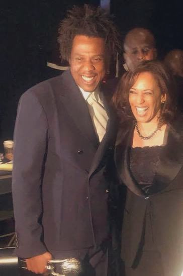 BarbzzRus's tweet image. @KamalaHarris were sent out to distract because Jay Z can’t control the narrative‼️

You see they asking her about everything except her friends being in those Epstein files right ⁉️

Pedophilia will not be normalized‼️

#Kamala #JayZ #EpsteinFiles