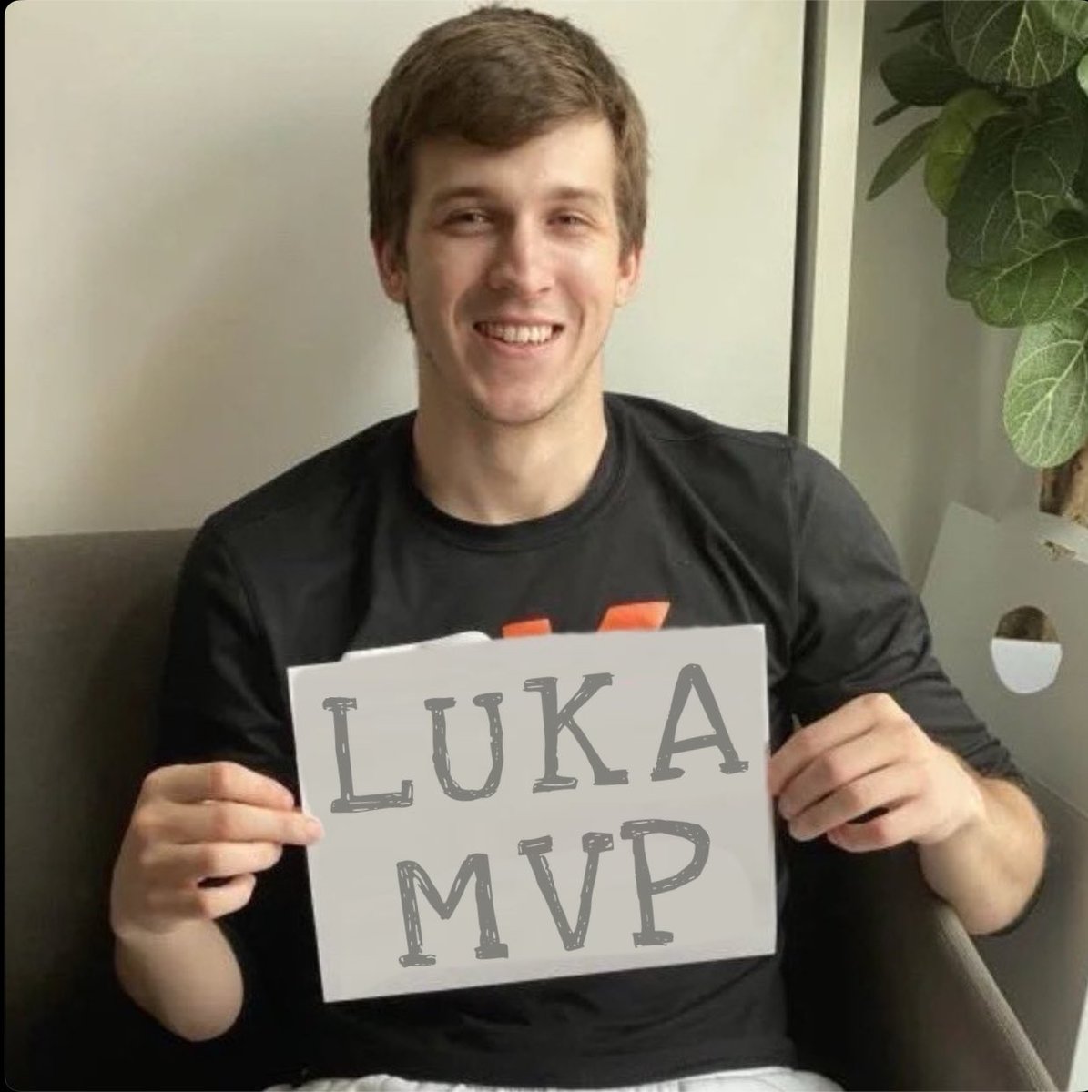 LakeShowYo tweet media