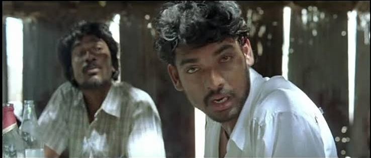 ஜான் ஆரோக்கியசாமி- அமித்ஷா கிட்ட இருந்து போன் வருது,

அண்ணன்- அமித்ஷானா பெரிய இவனாடா அவன் .....