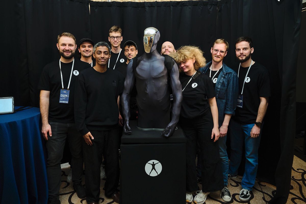 CyberRobo tweet media