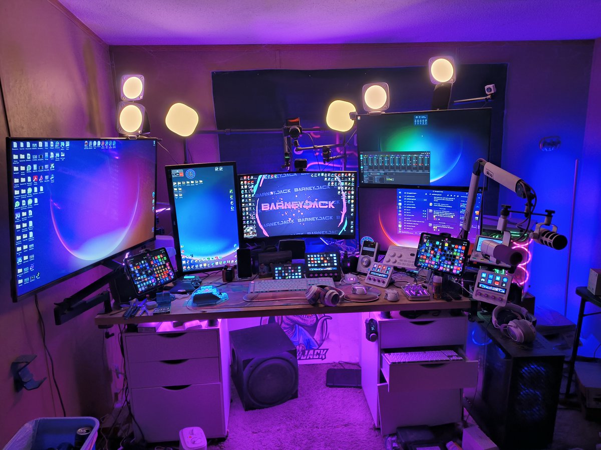 Barneyjack tweet media