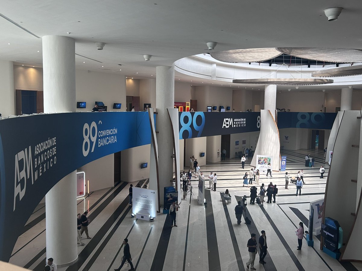 StephaniAlmaraz tweet media