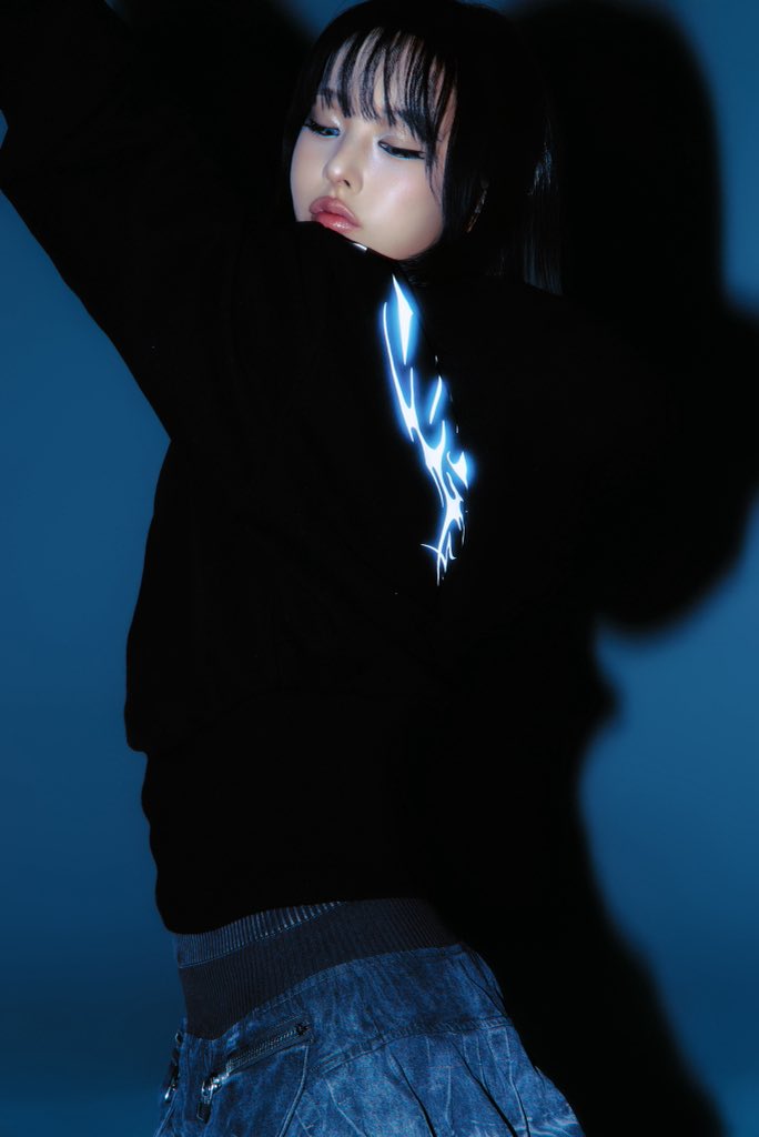 OHT × HOUND Black hoodie worn by Seonyou☆

[#CLASSy #클라씨 #SEONYOU #선유 
<a href="/CLASSy_twt_/">CLASS:y(클라씨)</a> #OHTNYC]