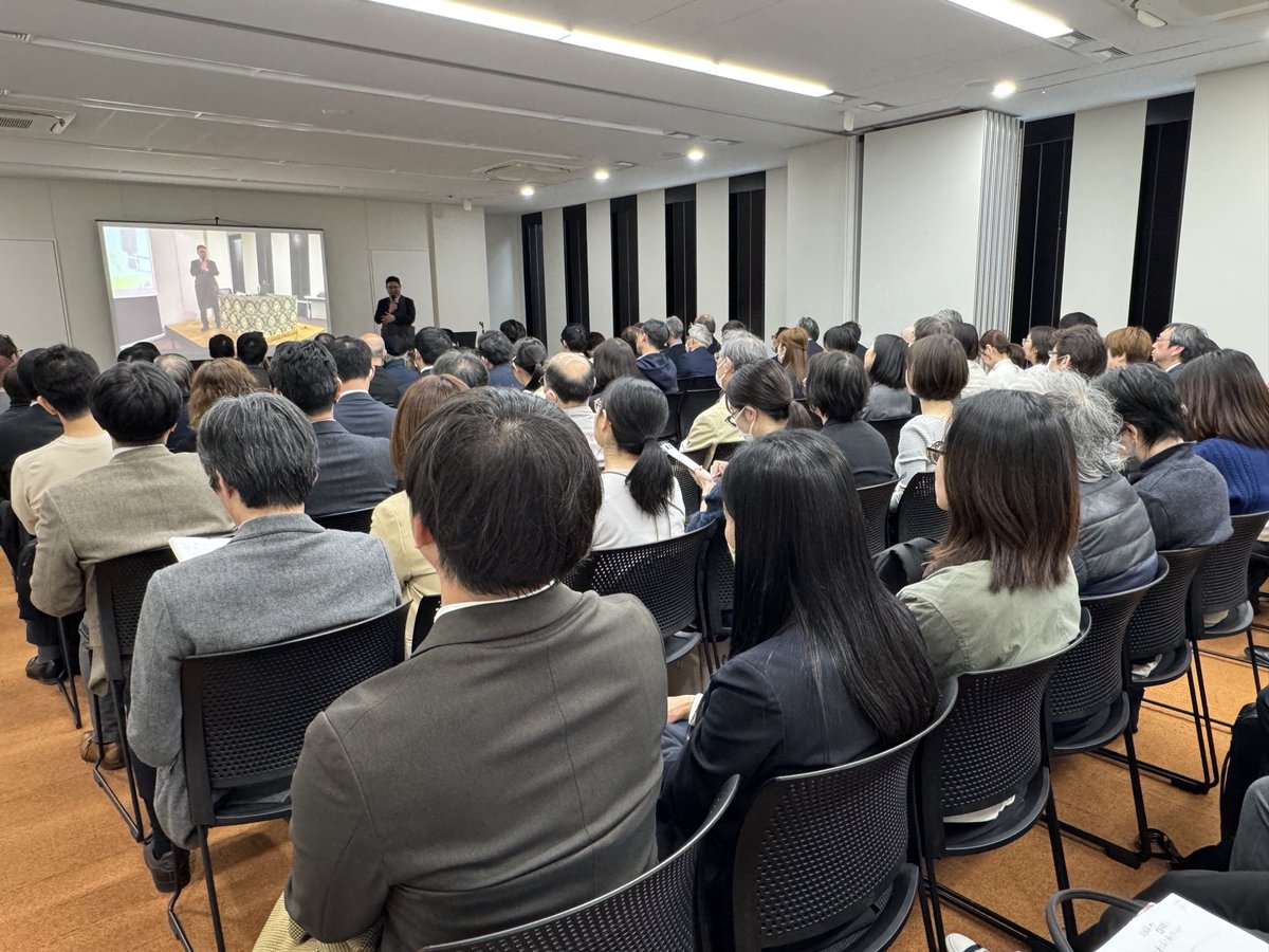 ajec_pr's tweet photo. 編集プロダクションフェア「特別講演会」開催中です。
会場はうれしいことに満席になりました。 https://t.co/OERJBMPfdf
