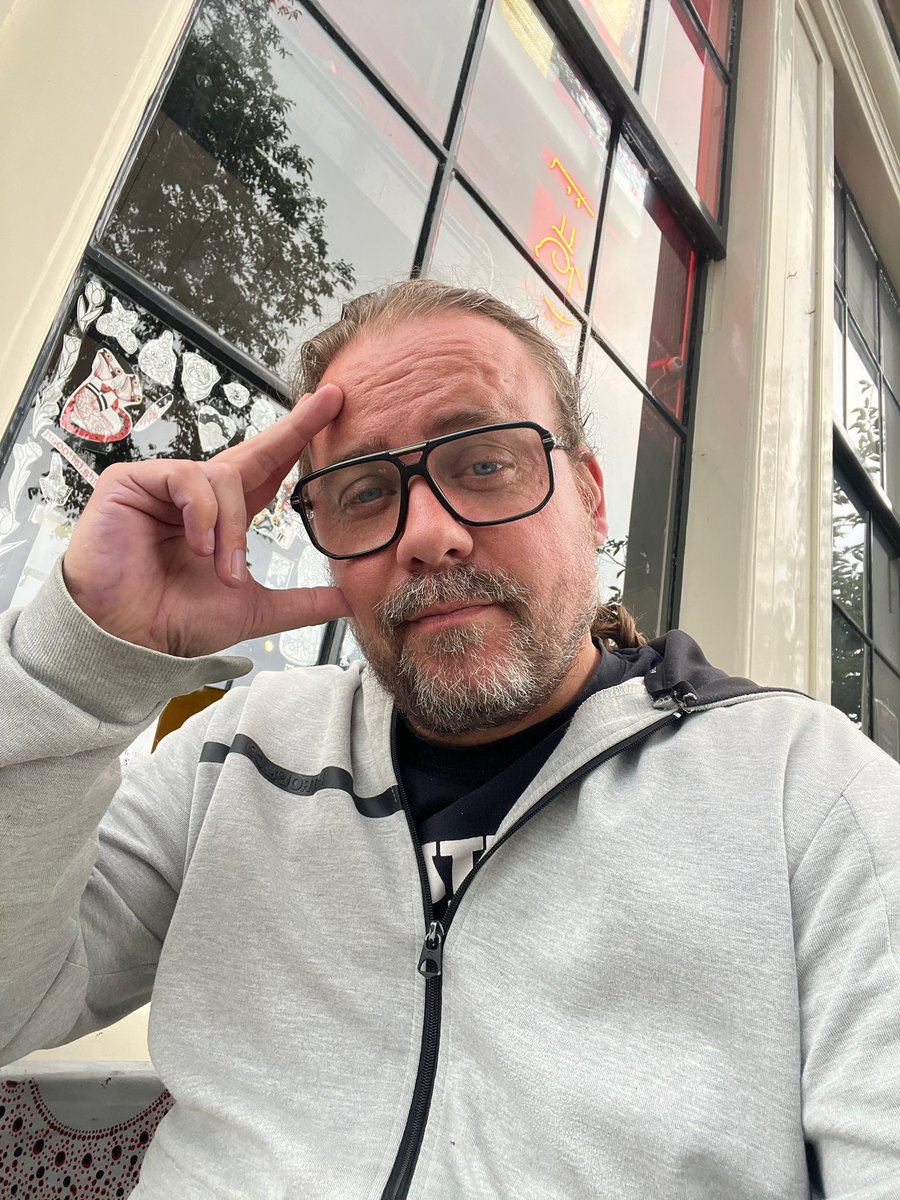 Peter van der Helm tweet media