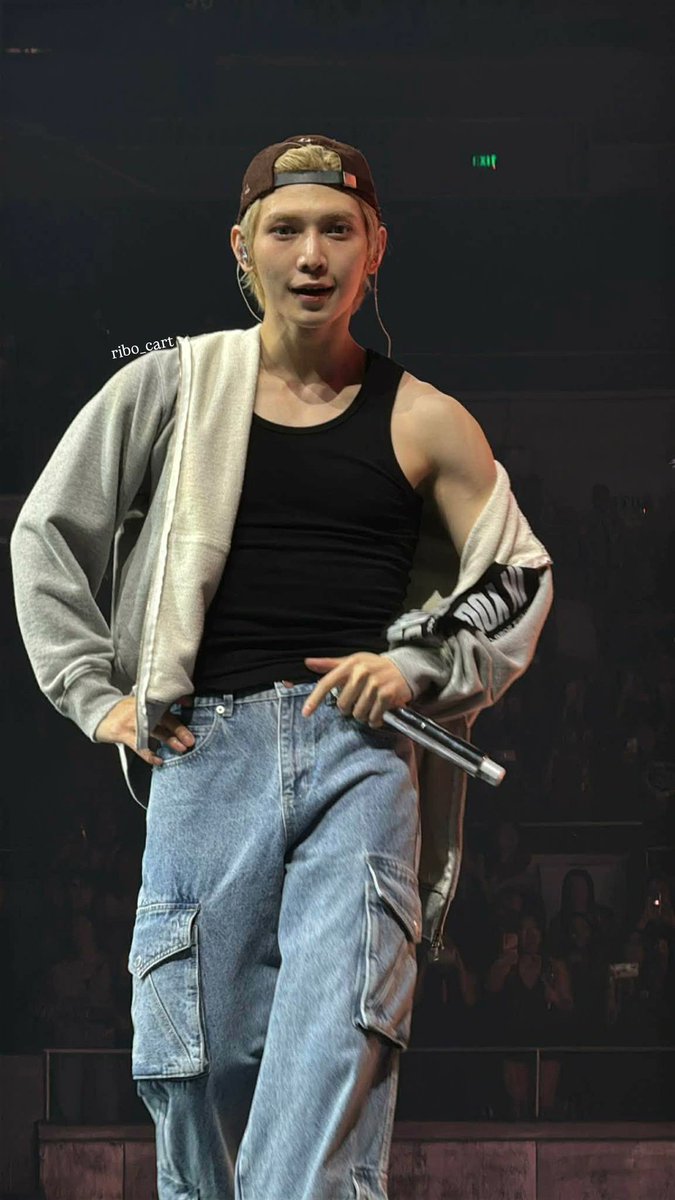 031426

ATEEZ IN YOUR FANTASY IN MANILA 🥀 🖤 (1/2)

#ATEEZ #HONGJOONG #SEONGHWA #YUNHO #YEOSANG 
#InYourFantasy_MNL #ATEEZinManila <a href="/ATEEZofficial/">ATEEZ(에이티즈)</a>