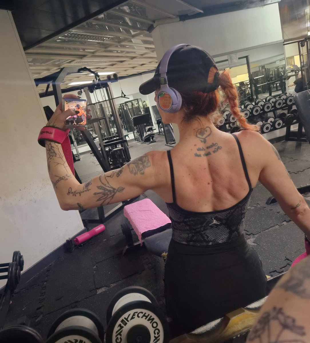 Tea ✗︵✗ tweet media