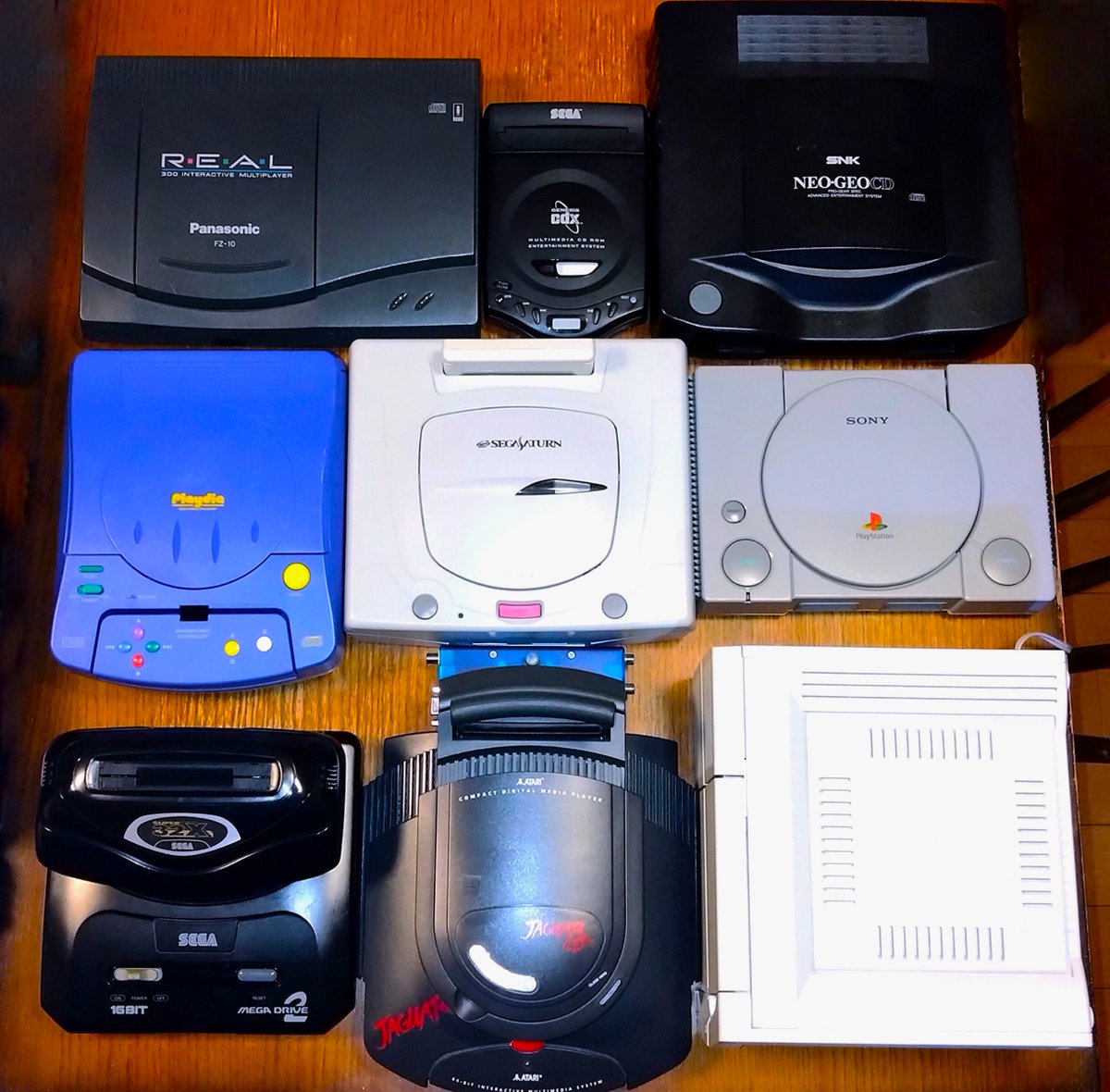 ダン・アンドロイド tweet media