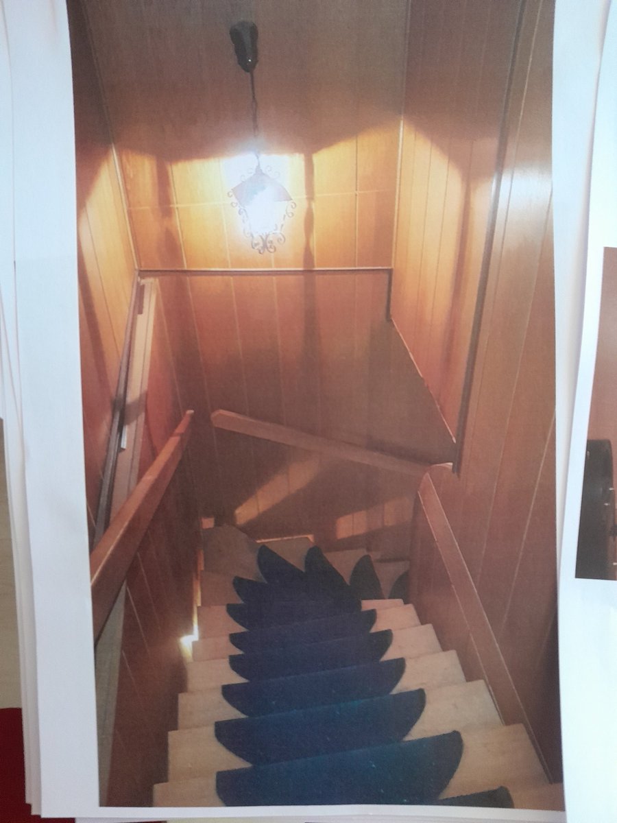 Das ist das Haus wo gm ca 1000 Euro im Gutachten war mit keller 100 gm zu dem ca  220gm für 244.000 Keller ist mit 50 Prozent teurer hier paar Bilder