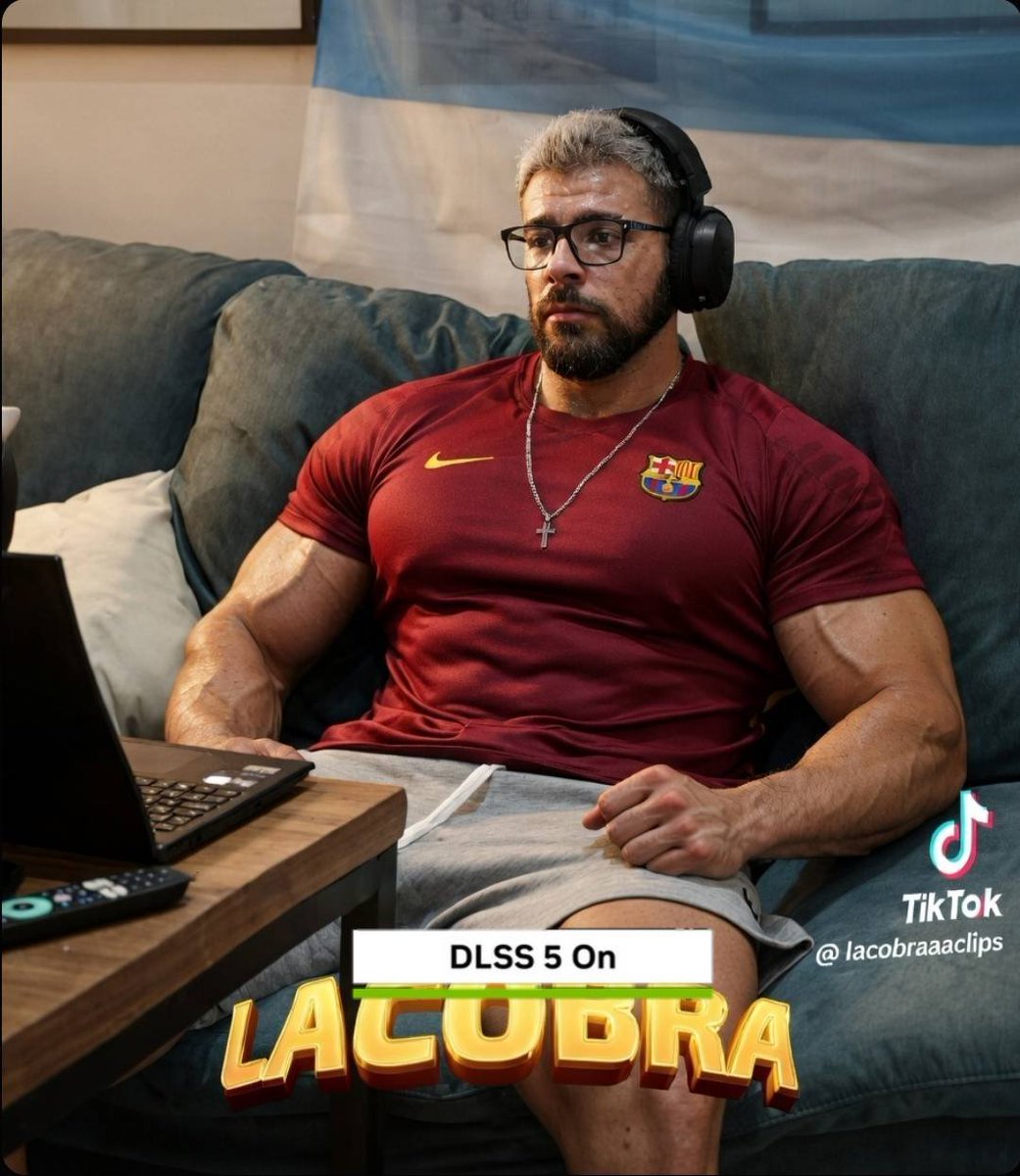 LACOBRAAA Out of Context tweet media