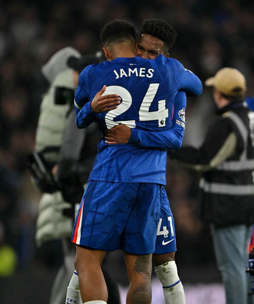 (CFC) OBEY tweet media