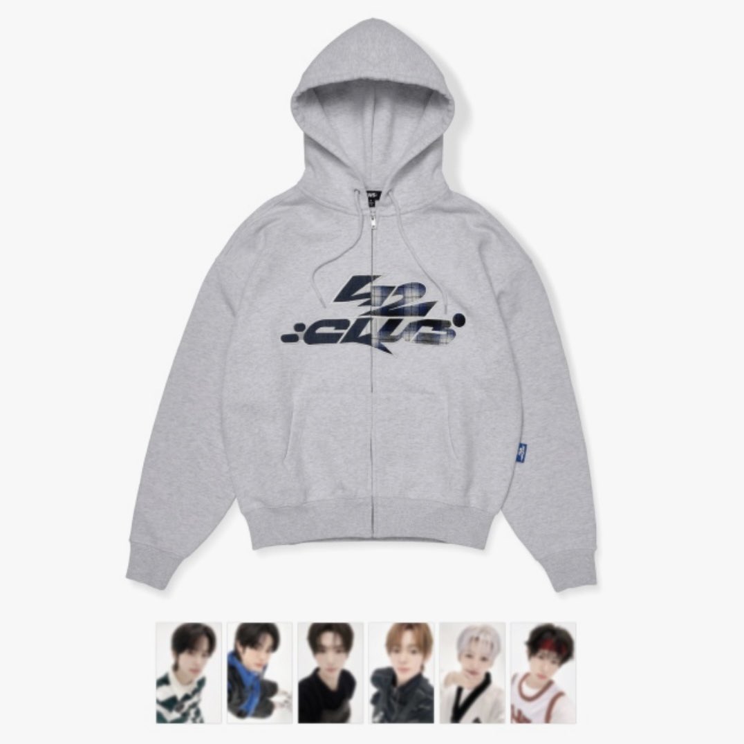 _tws2266's tweet photo. TWS 42:CLUB in SOULE ペンミ ファンミ ソウル グッズ 共同購入 トレカ 買取 譲渡 フーディ Zip-up Hoodie カバン bag

譲：🐺🐶🐰🪼🐥 本体

フーディトレカ：1650円/込
バックトレカ：1000円/込
2枚Set：2500円

パーカーL バック 本体のみもお譲り可能
お値段ご提示下さい！🙂‍↕️ https://t.co/7QwUn36rir