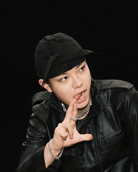 562shot's tweet photo. 아 진짜 동글동글 너무귀여워 https://t.co/e5Xq543OJm