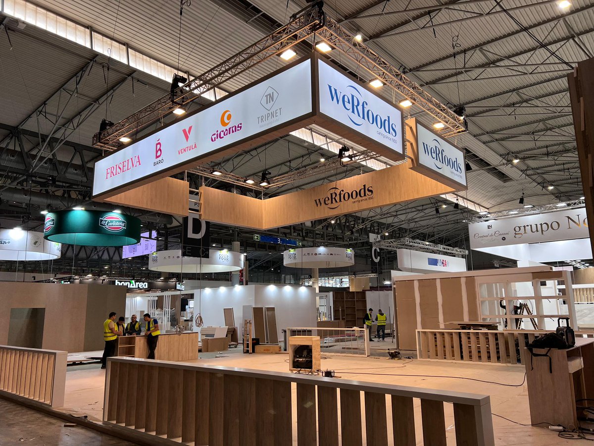 stands dm spacio tweet media
