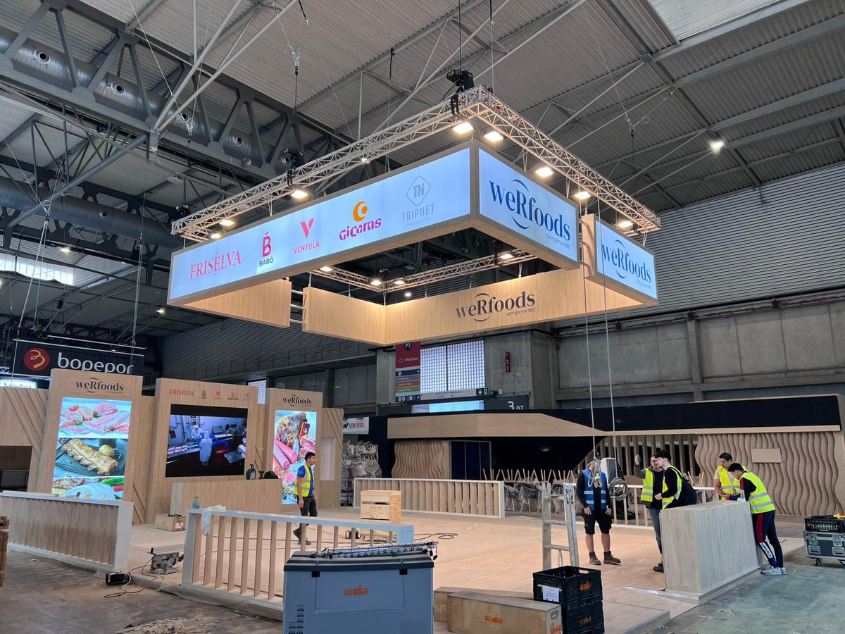 stands dm spacio tweet media