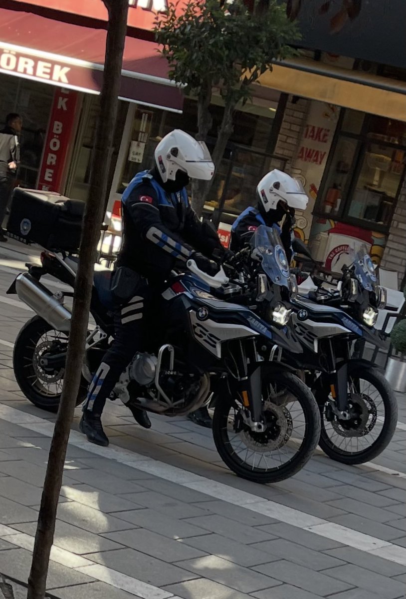 Darkhumour tweet media