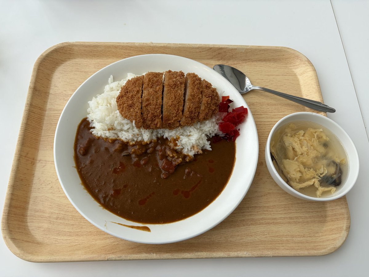 fireno5ro's tweet photo. 無事仕事が終わったので帰宅します
これは昼に食べたカツカレー https://t.co/mUnxDOav1m