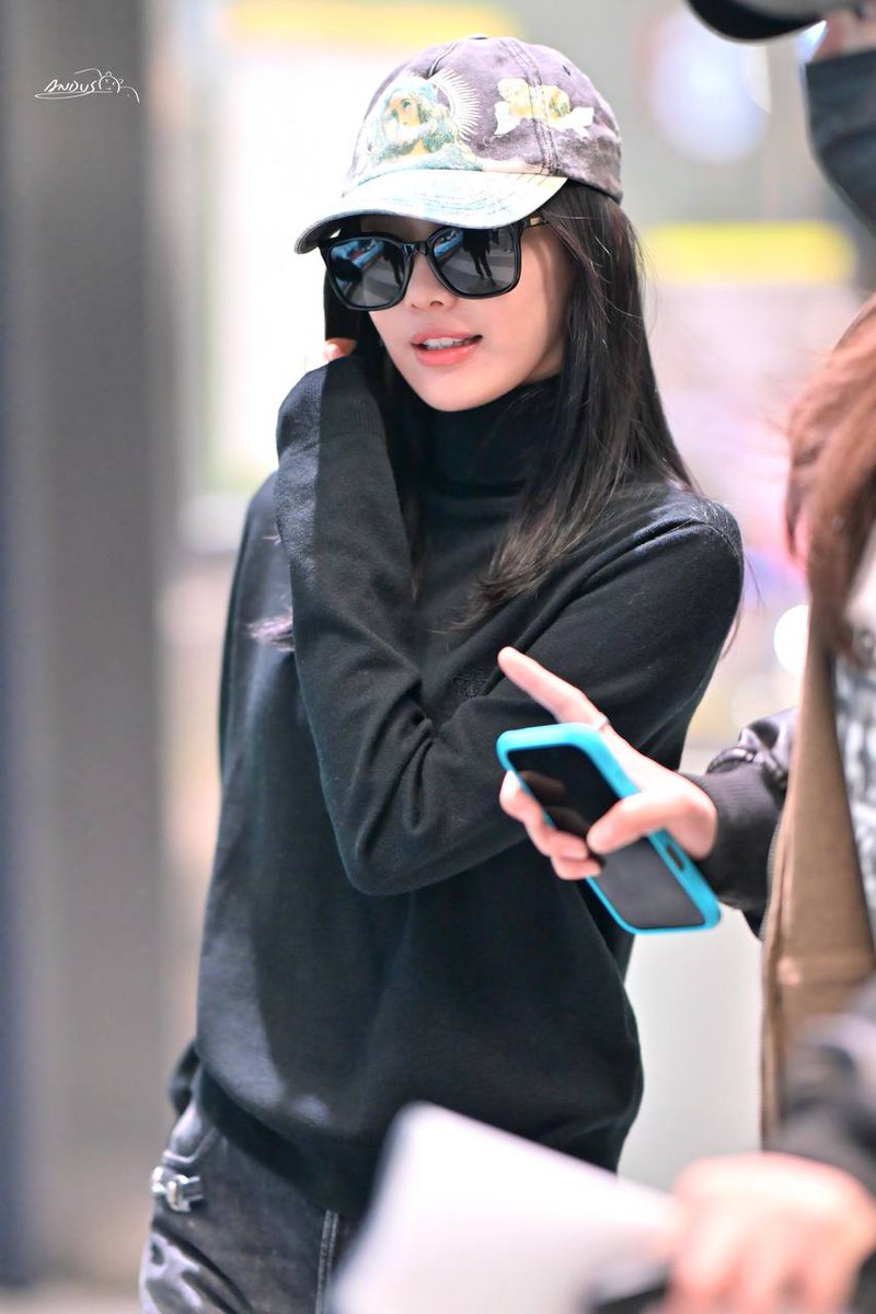 ️️ ️️
️️ ️️
️️ ️️
𝕩 𝙢𝙮𝙫𝙖𝙡𝙚𝙣𝙘𝙞𝙖𝙖
260316 #Valencia arrived at MXP Airport
️️ ️️
️️ ️️
️️ ️️