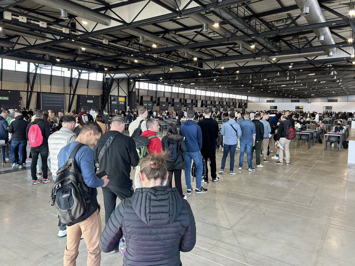 PompiersHerault's tweet photo. #TopDépart|| Plus de 1000 candidats ont RDV ce matin au Parc des expositions de @montpellier_ pour le #concours interne de #sergent de sapeurs-#pompiers professionnels Session 2026 des Zones Sud & Sud Ouest https://t.co/qqHmW1dHQg