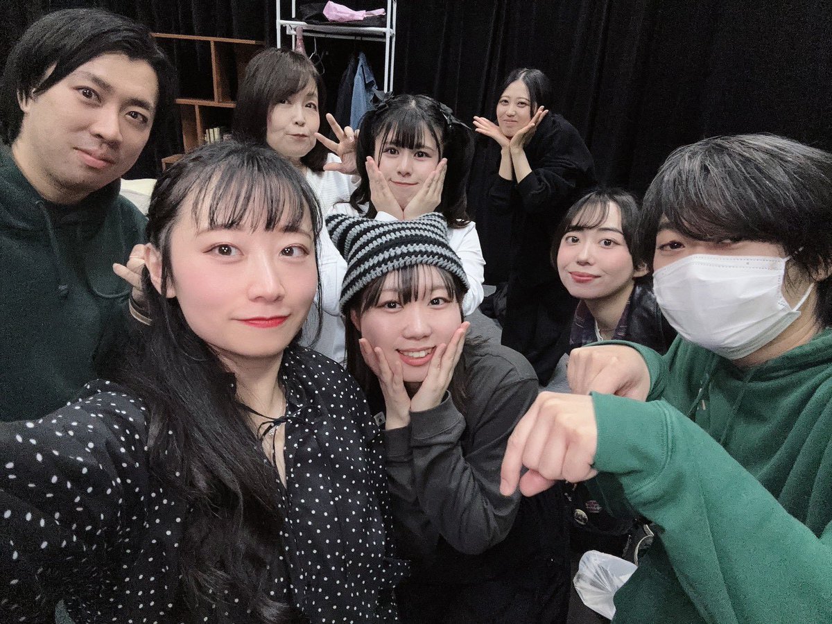 2公演目出演いたしました😳

お客様が入るとまた空気感変わってお芝居が変わるなって改めて思った今日この頃でした…
やっぱりお客様が入って舞台って完成するんだな…
明日も全力で深月ちゃんとして生きるぞ💪✨

ご観劇ありがとうございました✨
明日は19時から🌟

#その線の上より
