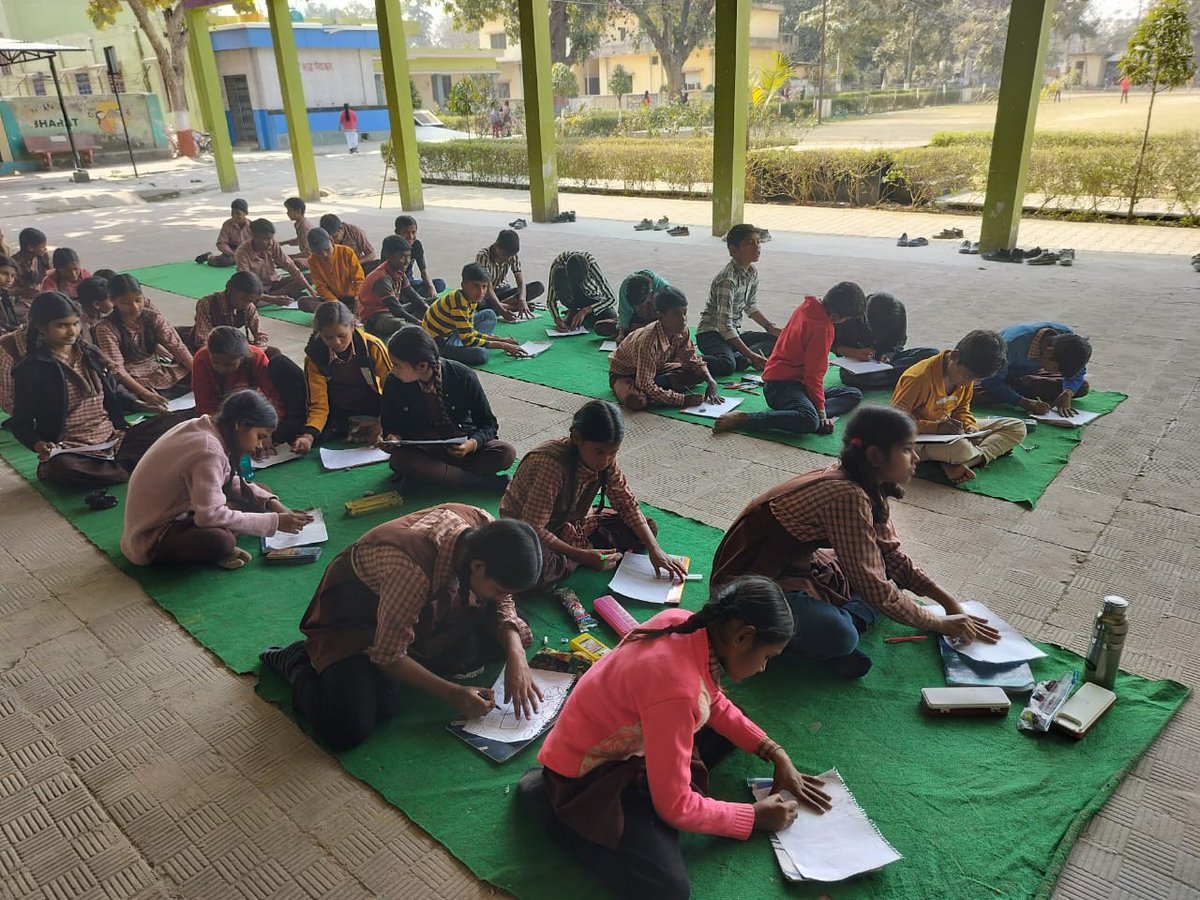cbshahjahanpur's tweet photo. A Painting competition programme in Nalanda School of Excellence, Shahjahanpur Cantonment Board was organised under Jal Sanchay Jan Bhagidari initiative to spread awareness about water conservation &amp; sustainable use of water resources
#JalShaktiAbhiyan
@SpokespersonMoD

@pddecc https://t.co/svo8UqRFW9
