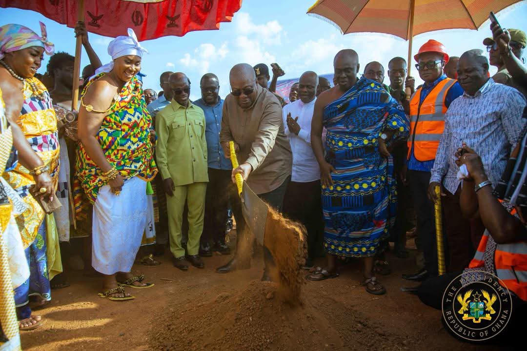 GhanaPresidency's tweet photo. President John Dramani Mahama has officially broken ground for the construction of a 24-hour economy model market at Dormaa Ahenkro.

He indicated that all 261 districts nationwide will benefit from the initiative, with the markets designed to include facilities such as banking services, cold storage units, daycare centres, police and fire posts,clinic and other essential amenities.

During his visit, the President also assessed progress on key road infrastructure projects, including the Jinijini–Sampa Road and the Sunyani Outer Ring Road. He noted that macroeconomic stability had improved significantly, with inflation declining from 23.4 percent to 3.3 percent and the Ghana cedi strengthening from between GH¢16–GH¢17 to about GH¢10.70 against the US dollar.

President Mahama emphasised that sustaining these economic gains remains critical to protecting the economy against future external shocks. 

#MahamaThePresident 
#24HourEconomy