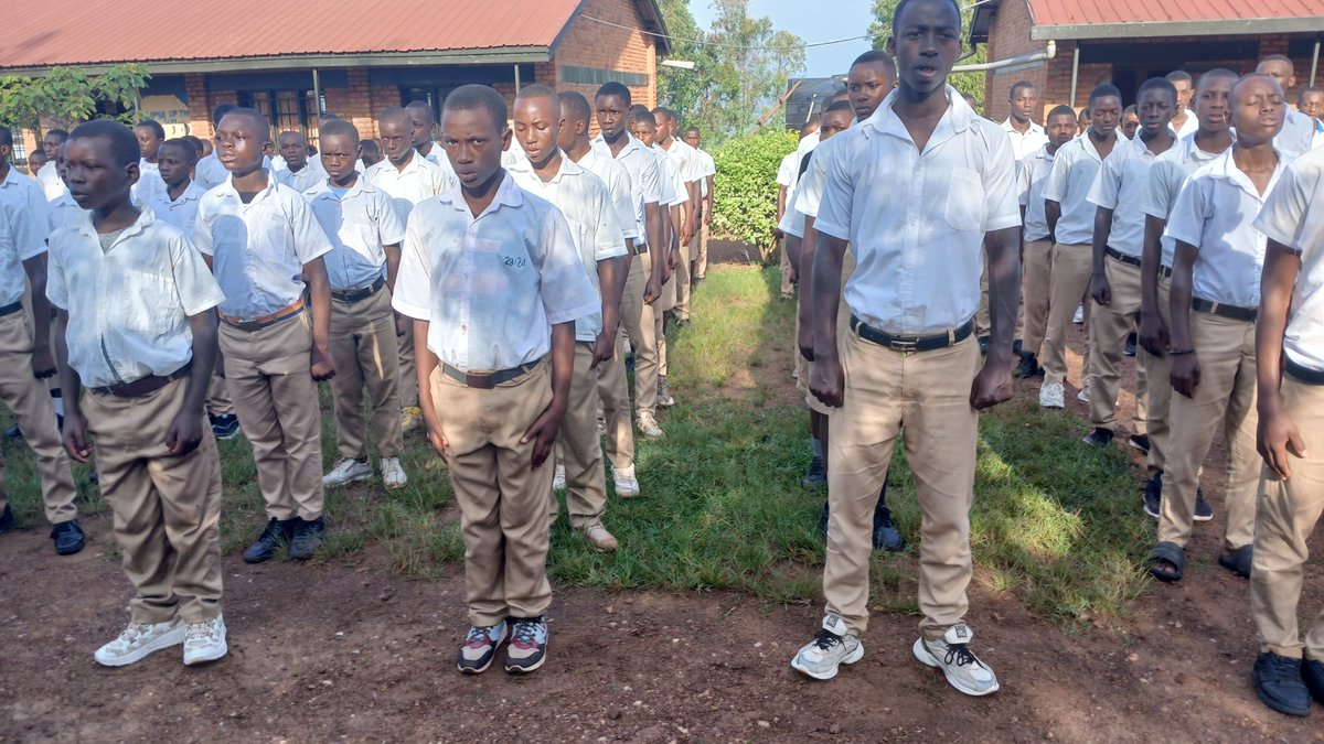 Migongogs's tweet photo. Ibizamini by'igihembwe cya II, 2025/2026 bikomeje gukorwa. Abanyeshuri ba GS Migongo/TSS bakomeje kubwirwa amabwiriza kuri Assembly kuwa 17/03/2026 7:30-7:55am. @KireheDistrict , @nyarubuye_s , @HABIMANAPHENIAS . https://t.co/6LiqzYDNyO