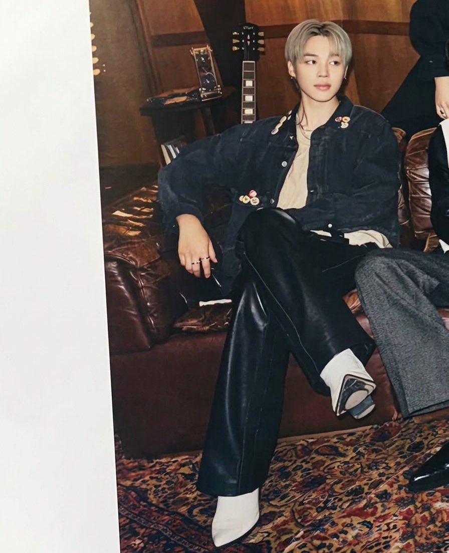 ibbiss¹³ 💛 Waiting for PJM3 by JIMIN 💛 tweet media